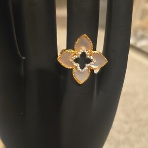 21kgp DUBAI jewelry-Gold- Floral Petal Ring